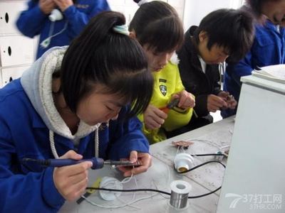畢業(yè)生進(jìn)電子廠打工？聽(tīng)聽(tīng)過(guò)來(lái)人的心聲
